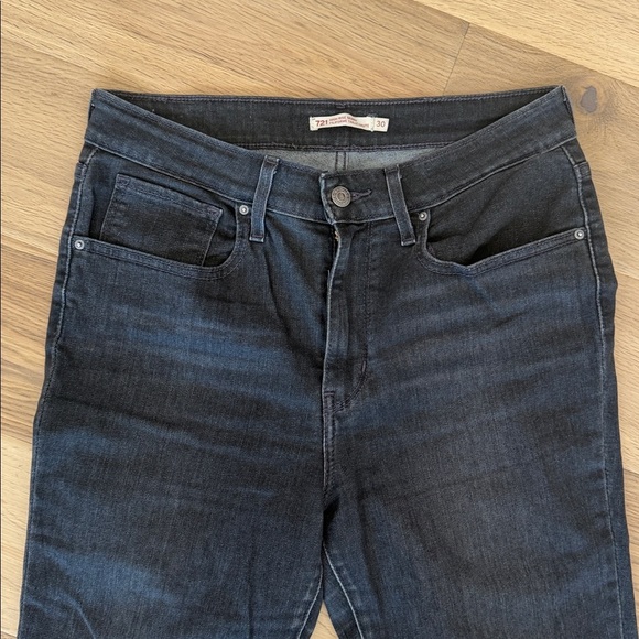 👖 Levi’s 721 High Rise Skinny Jeans – Dark Gray / Black
Size 30 - Picture 2 of 10